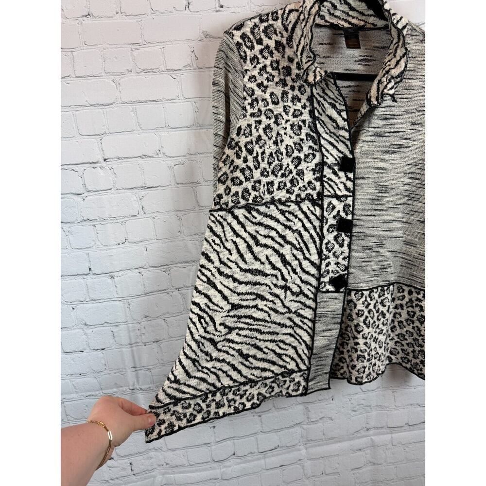 ALI MILES black white animal print button knit 3/4 sleeve cardigan sweater M - Picture 9 of 9
